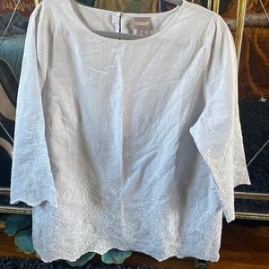 Chicos Size 2 grey white NWOT blouse
